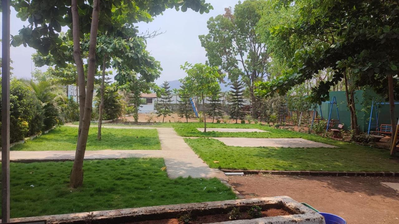 Hotel Metro Palace Resort Karjat Zewnętrze zdjęcie
