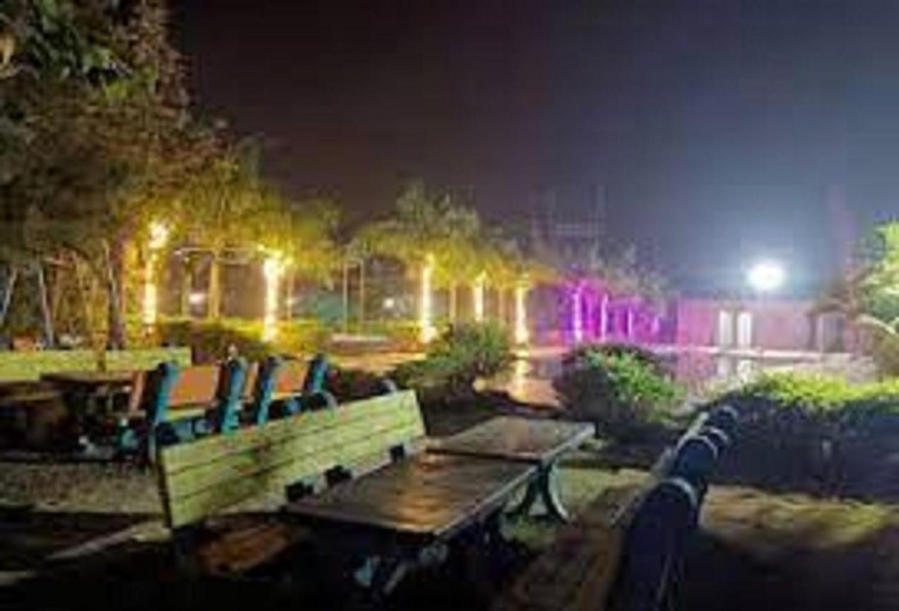 Hotel Metro Palace Resort Karjat Zewnętrze zdjęcie