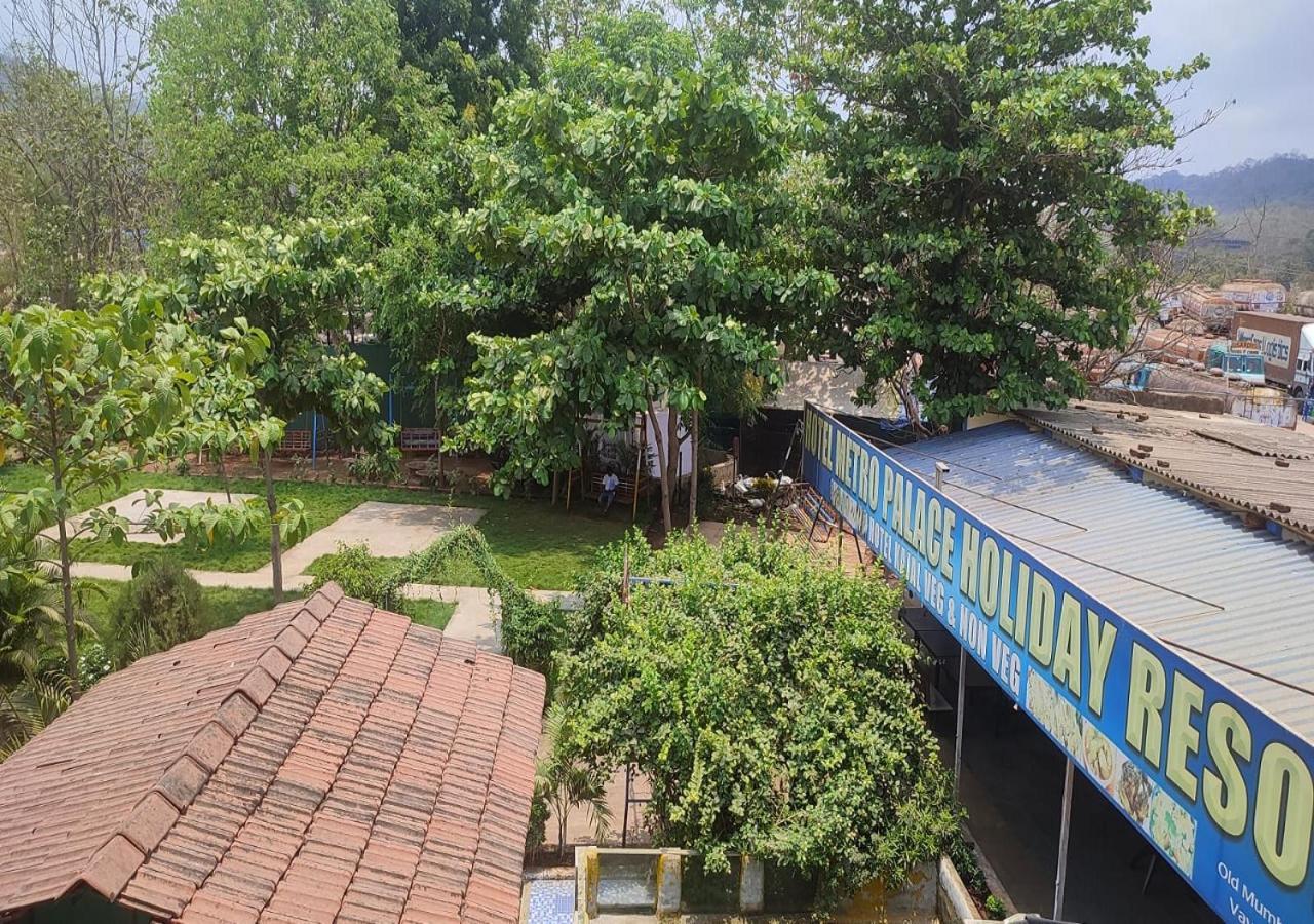 Hotel Metro Palace Resort Karjat Zewnętrze zdjęcie