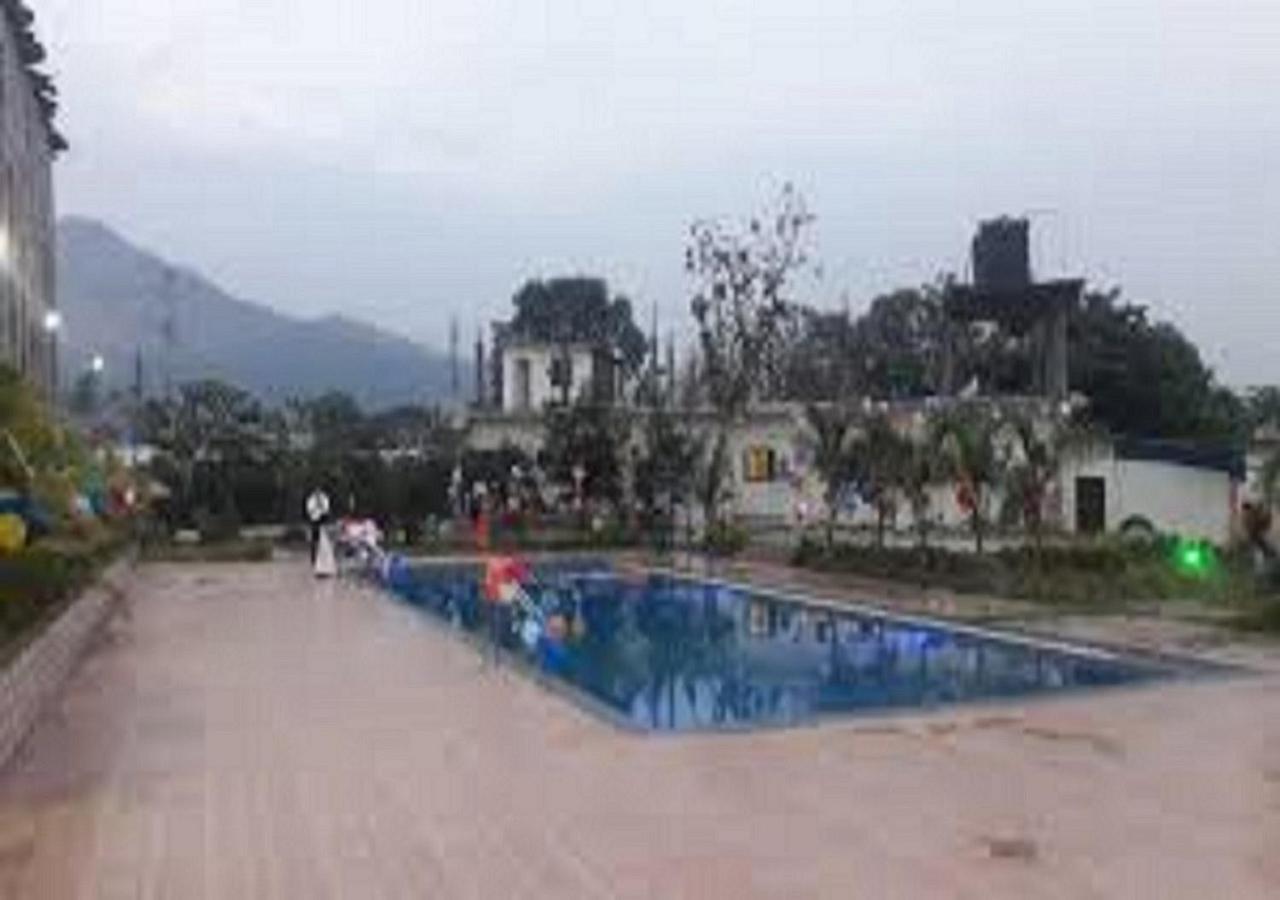 Hotel Metro Palace Resort Karjat Zewnętrze zdjęcie