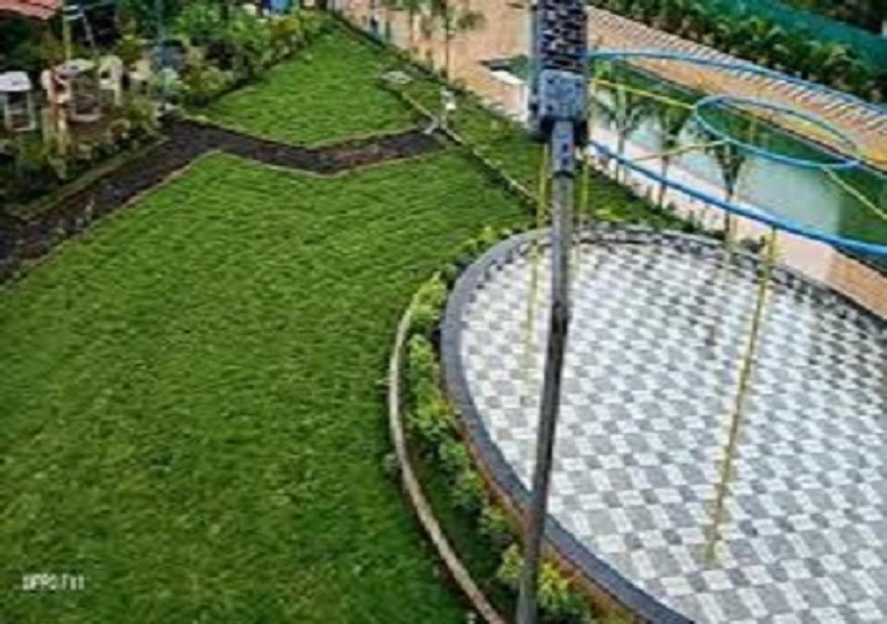Hotel Metro Palace Resort Karjat Zewnętrze zdjęcie