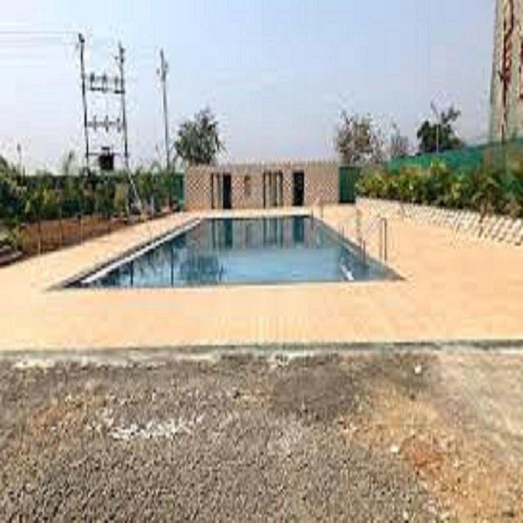 Hotel Metro Palace Resort Karjat Zewnętrze zdjęcie