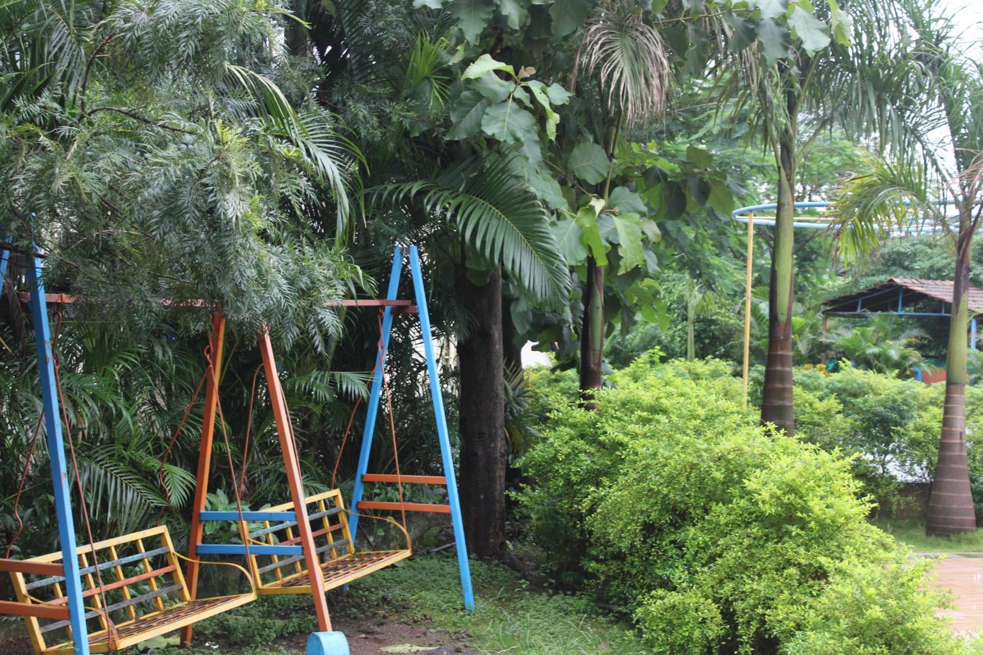 Hotel Metro Palace Resort Karjat Zewnętrze zdjęcie
