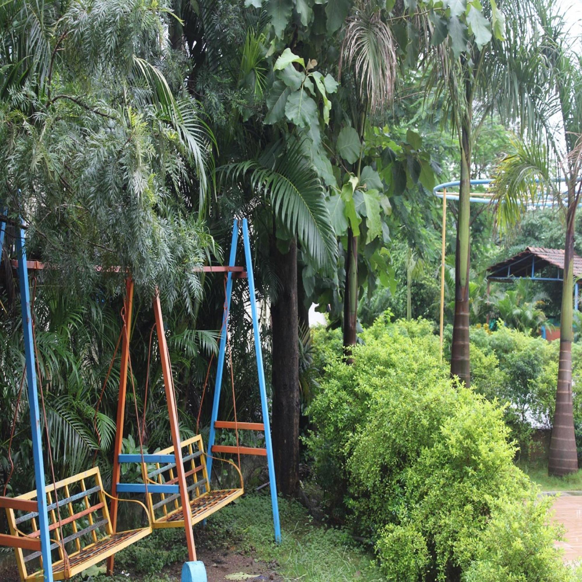 Hotel Metro Palace Resort Karjat Zewnętrze zdjęcie
