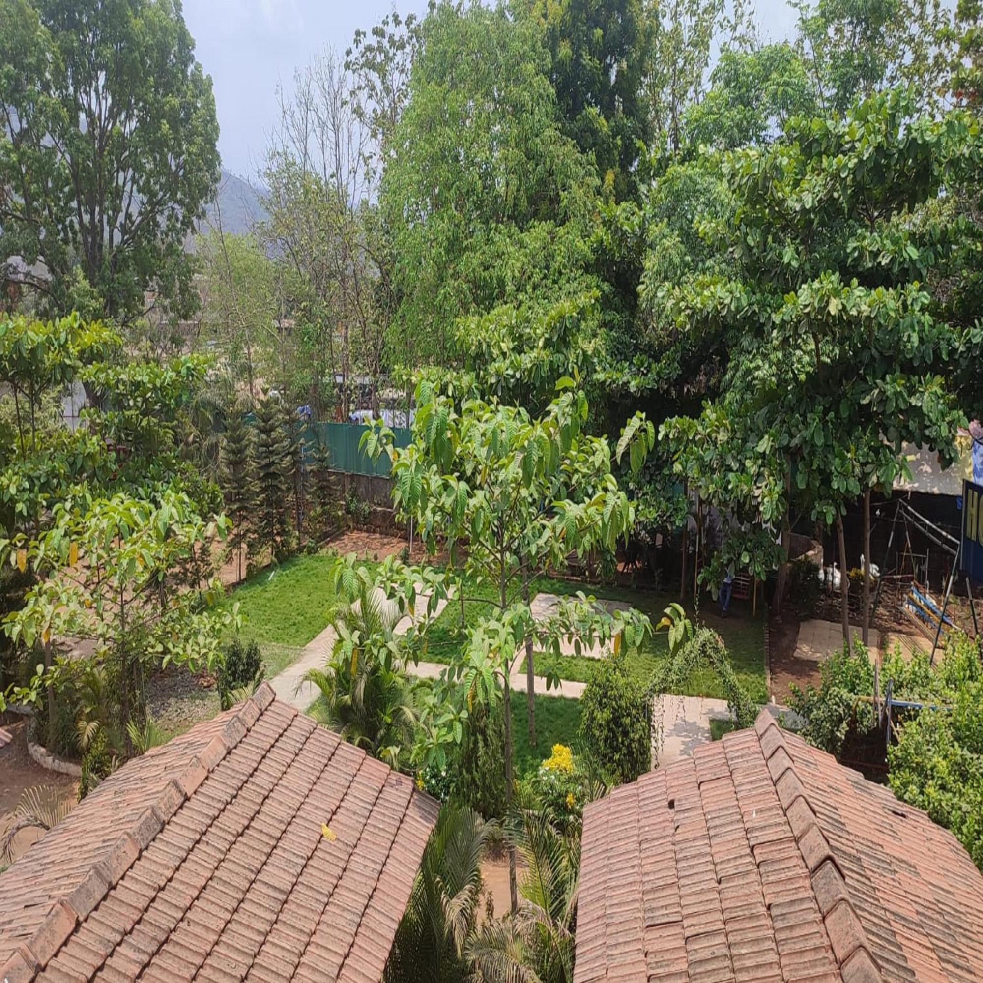 Hotel Metro Palace Resort Karjat Zewnętrze zdjęcie