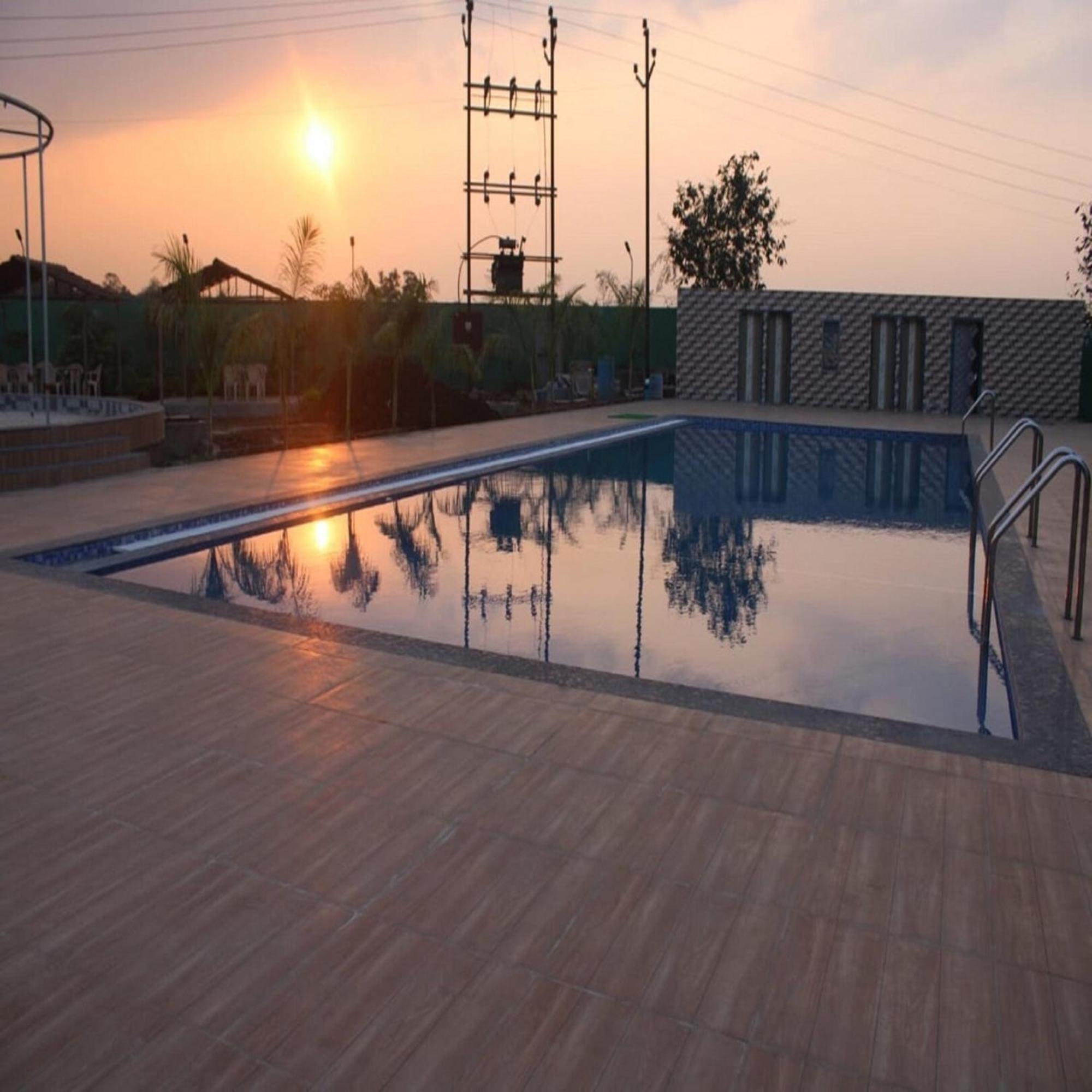 Hotel Metro Palace Resort Karjat Zewnętrze zdjęcie